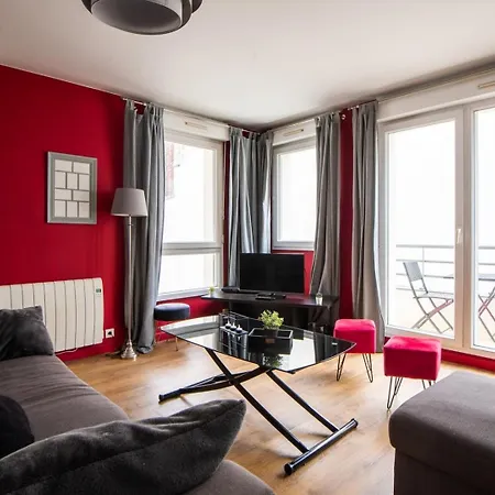 For 6 Persons + Parking : Center Apartment *