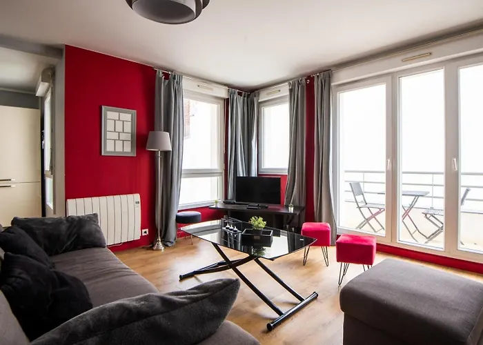 For 6 Persons + Parking : Center Apartment *