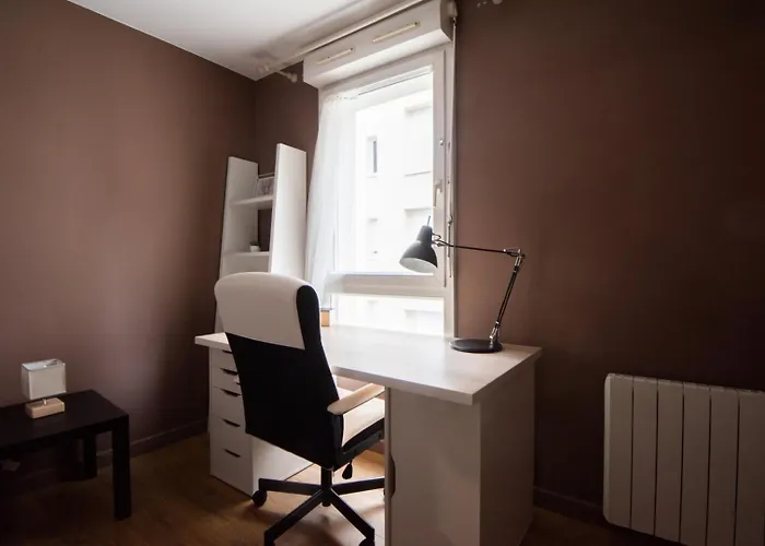 For 6 Persons + Parking : Center Lille