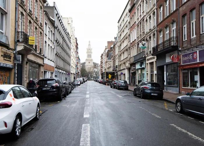 For 6 Persons + Parking : Center * Lille