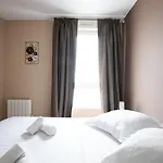 For 6 Persons + Parking : Center Lille